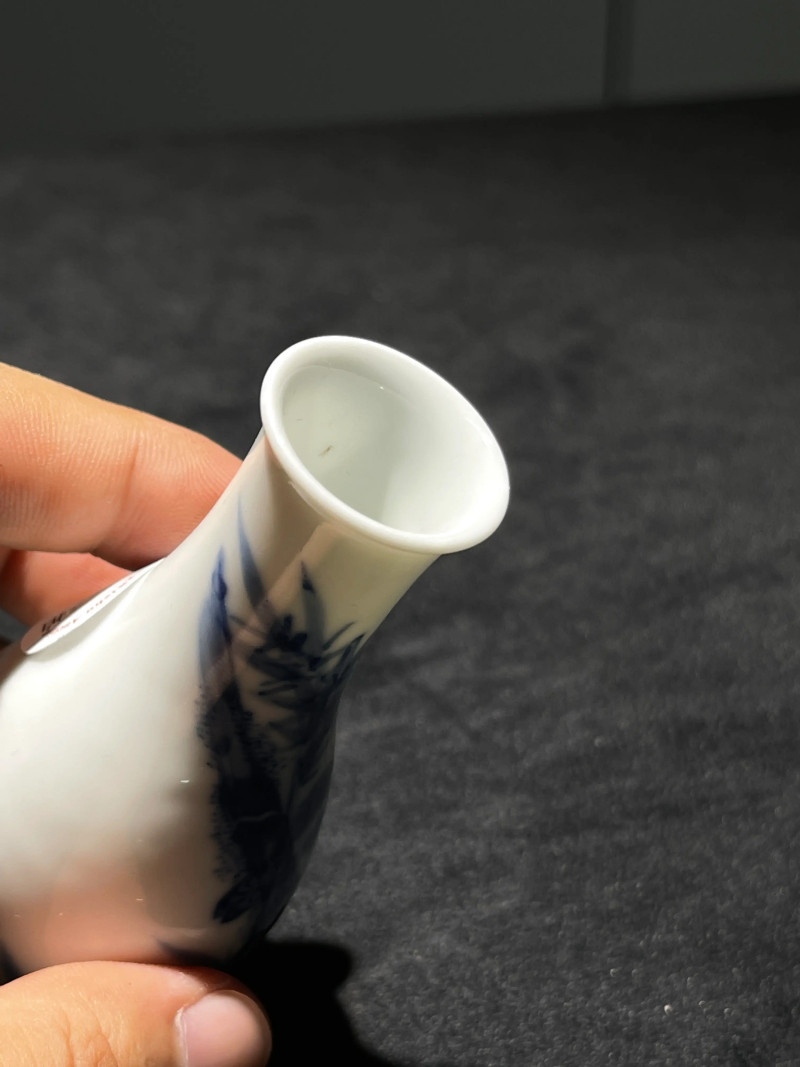 民国 王步风格青花花鸟纹小瓶 - 图5