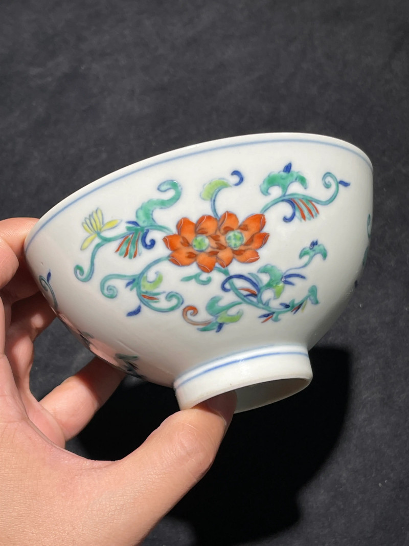清道光 斗彩并蒂莲纹碗 - 图2