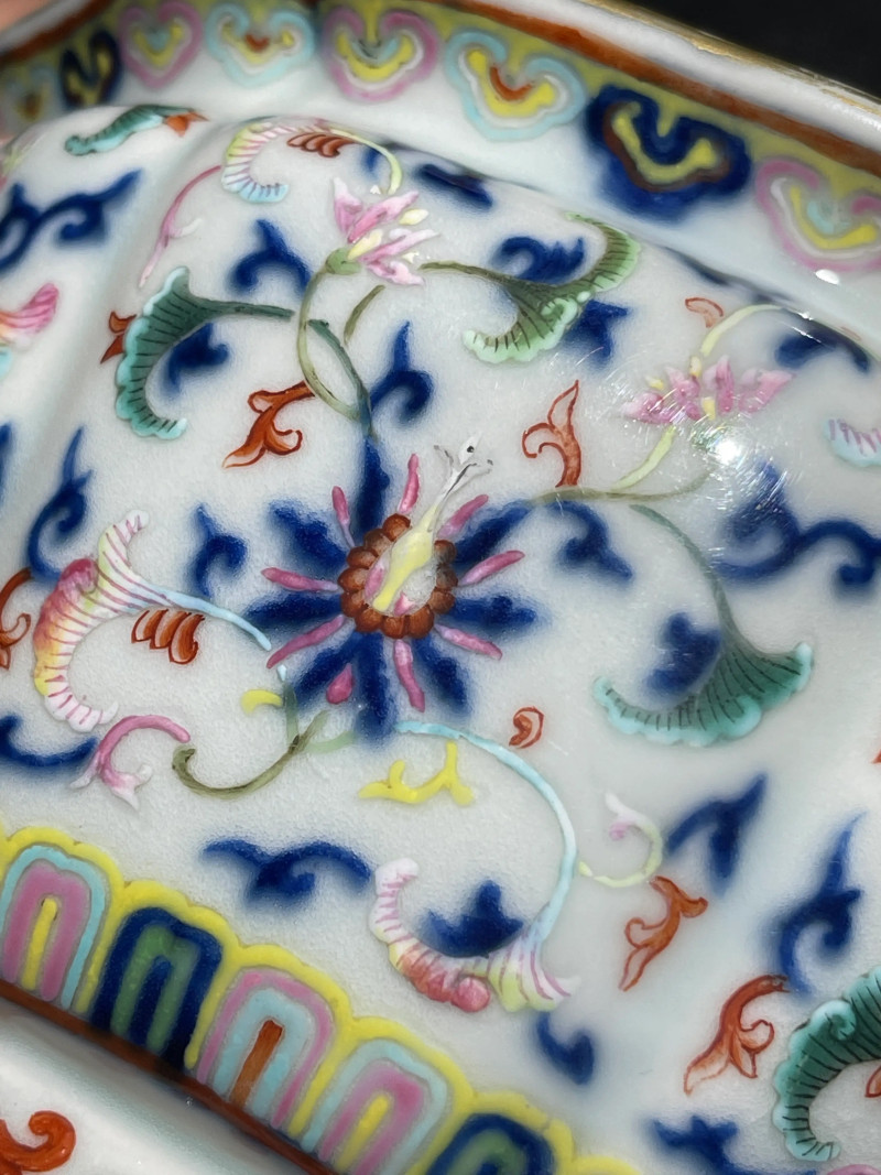 清中期 青花粉彩西番莲纹花口盆 - 图7