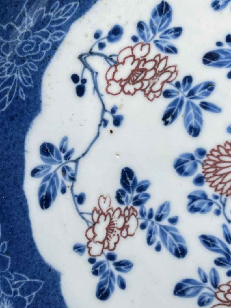 清康熙 青花釉里红花卉纹盘 - 图5