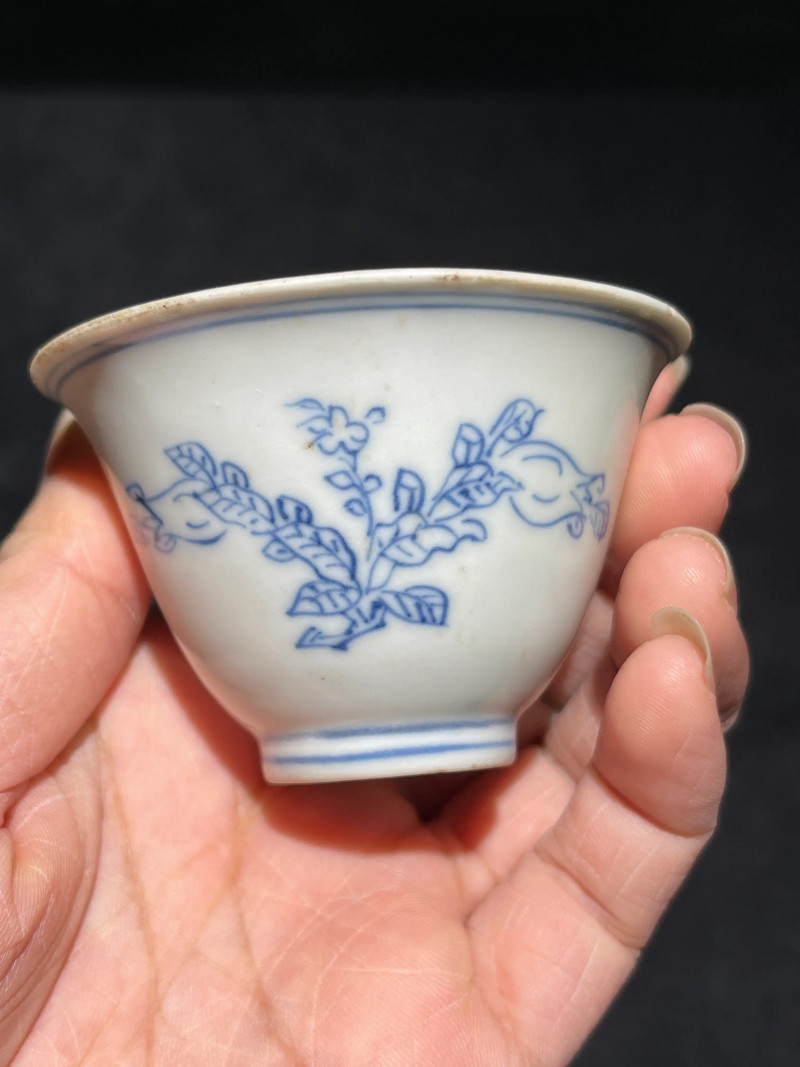 清雍正 青花淡描折枝瑞果纹杯 - 图3