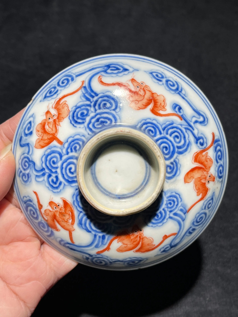 清晚期 青花矾红云蝠纹盖碗一对 - 图13
