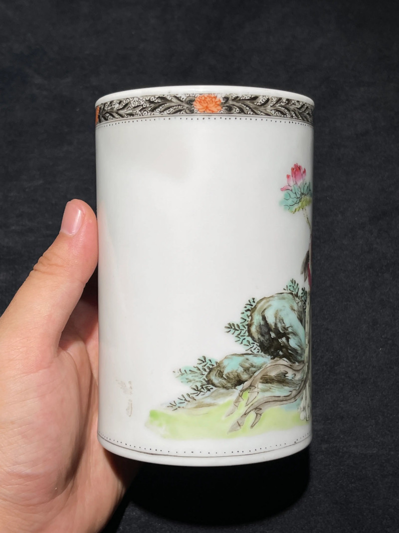 民国 程水金画粉彩人物纹笔筒 - 图4