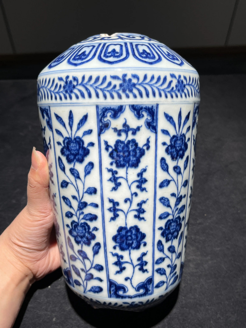 清乾隆 青花花卉纹纸槌瓶 - 图3