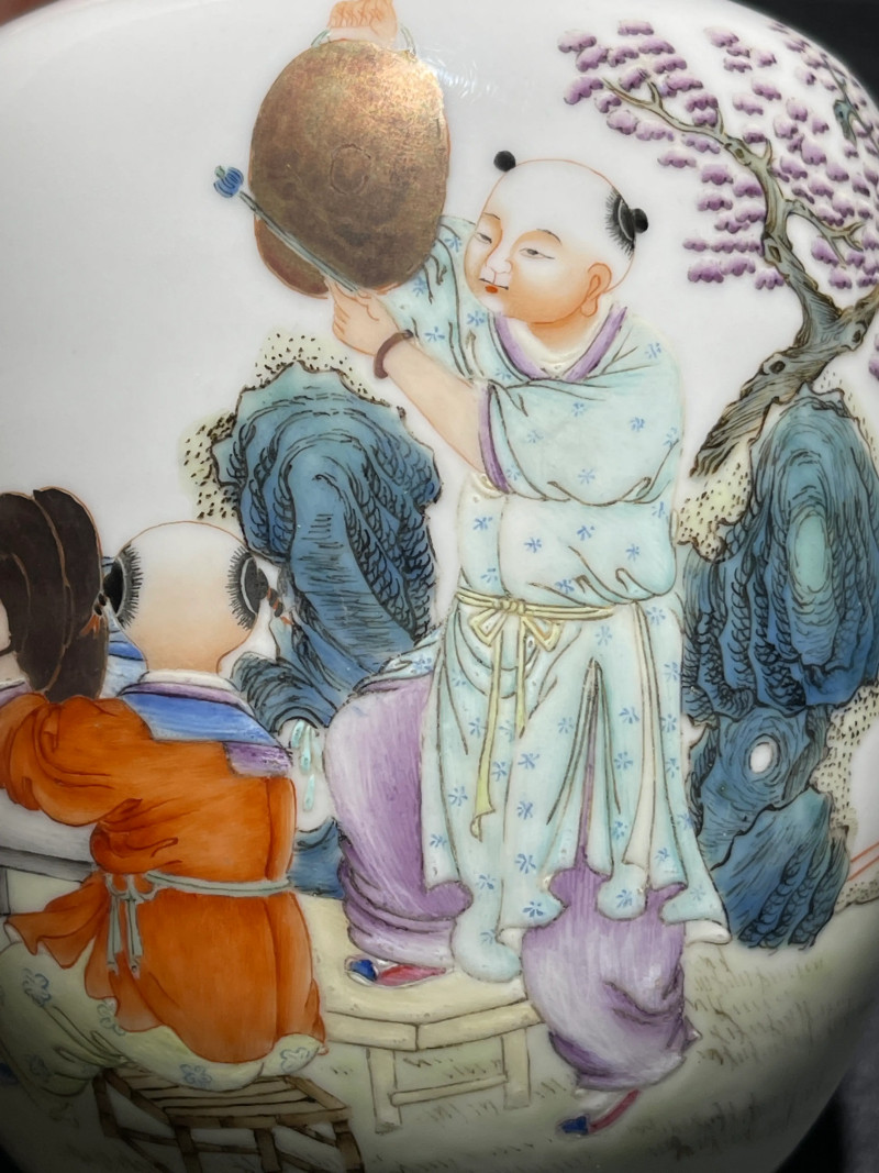 民国 粉彩婴戏纹瓶 - 图8