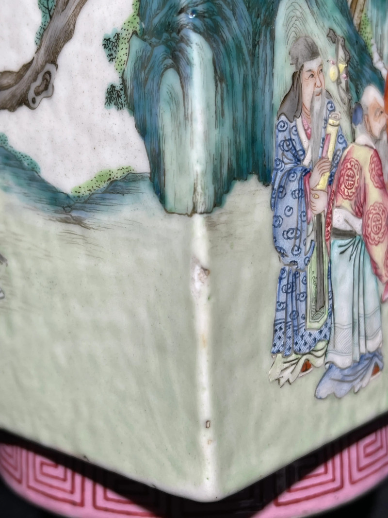 清嘉庆 粉彩群仙祝寿纹琮式瓶 - 图26