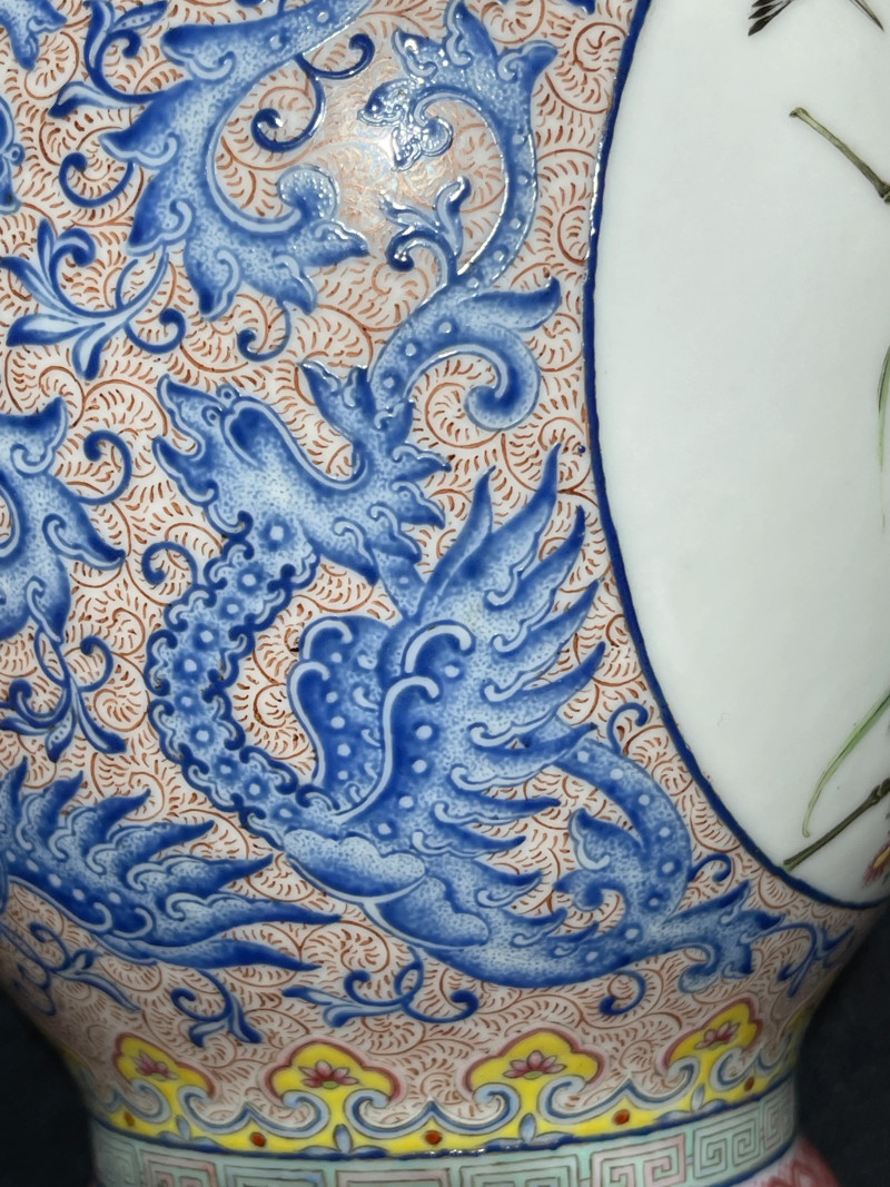 民国 珐琅彩夔凤开光花鸟纹象耳瓶 - 图8