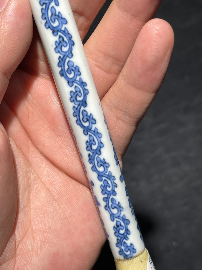明万历 青花花卉纹毛笔 - 图3