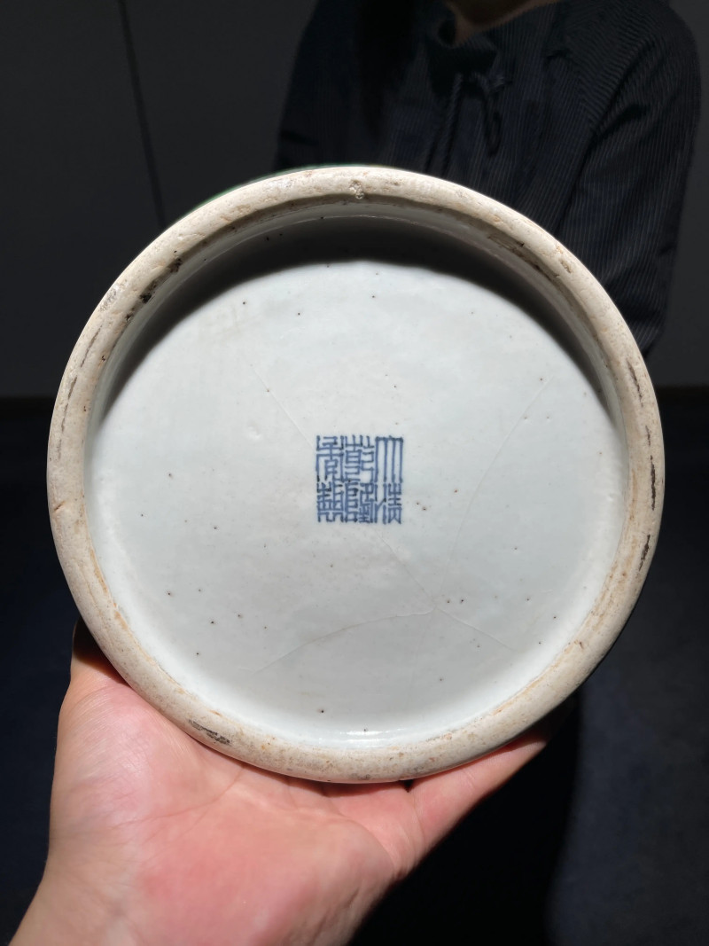 清晚期 墨地素三彩竹林七贤纹铺首尊 - 图13
