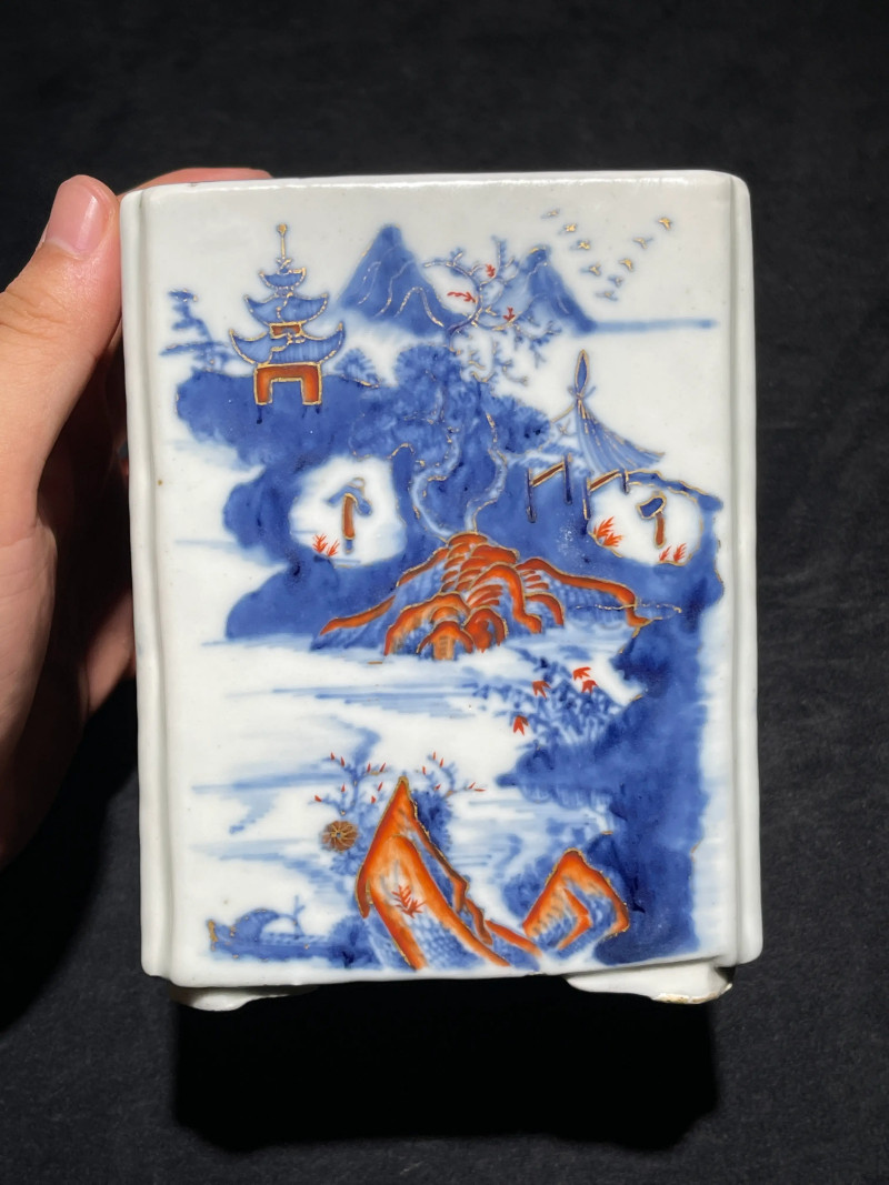 清乾隆 青花矾红描金山水诗文方笔筒 - 图2