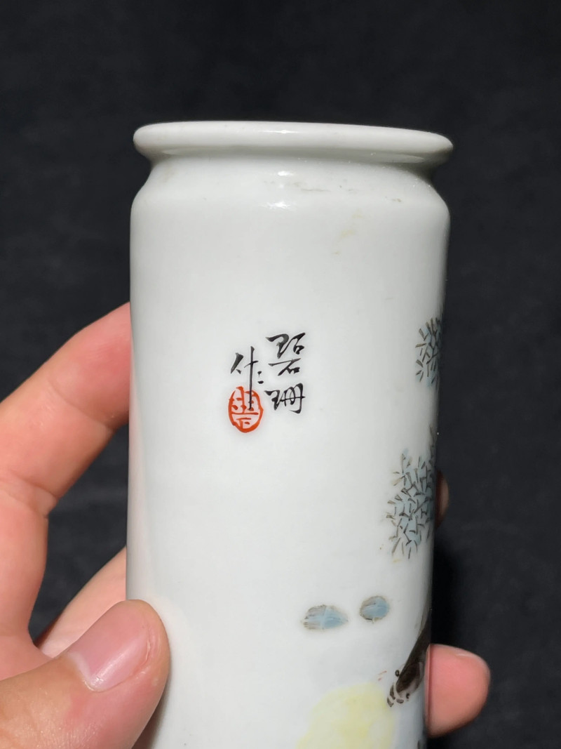 民国 邓碧珊风格粉彩鱼藻纹瓶 - 图6