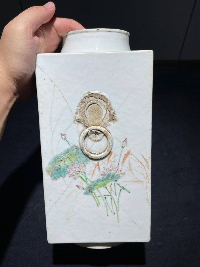 清晚期 浅绛彩山水花卉纹琮式瓶 - 图3