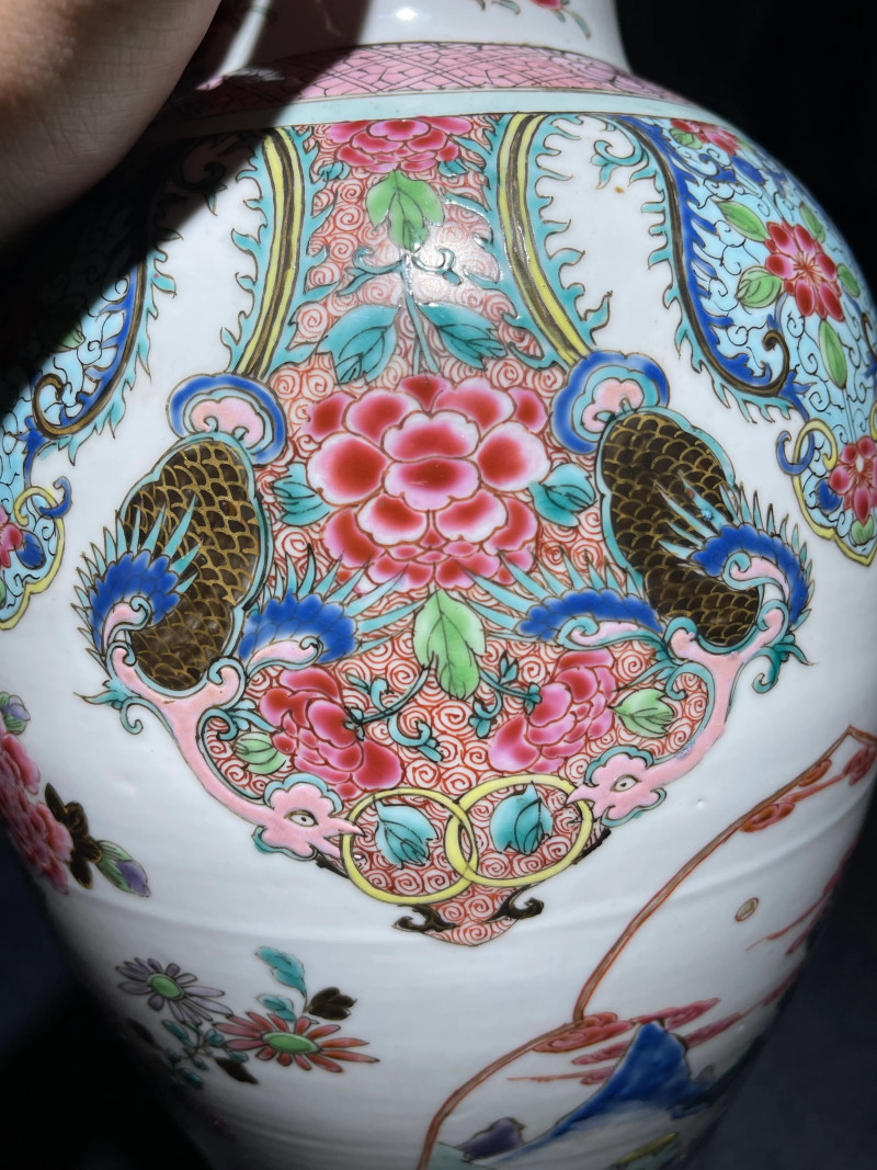 清雍正 粉彩花卉开光山水纹盖瓶一对 - 图27