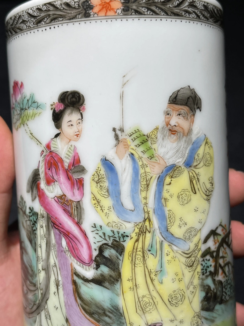 民国 程水金画粉彩人物纹笔筒 - 图5