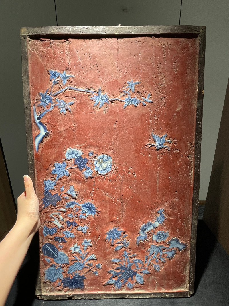 清乾隆 唐英风格青花花卉纹挂屏 - 图2