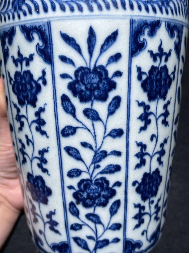 清乾隆 青花花卉纹纸槌瓶 - 图5