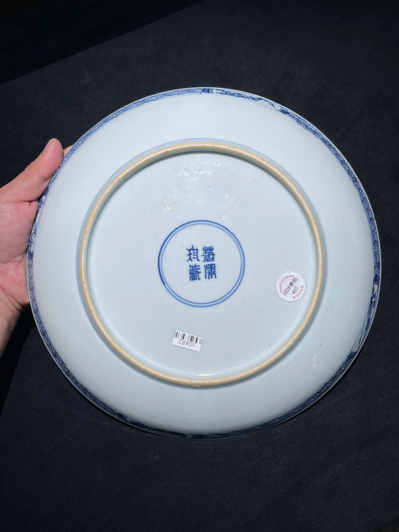 清康熙 青花西厢记纹大盘 - 图6