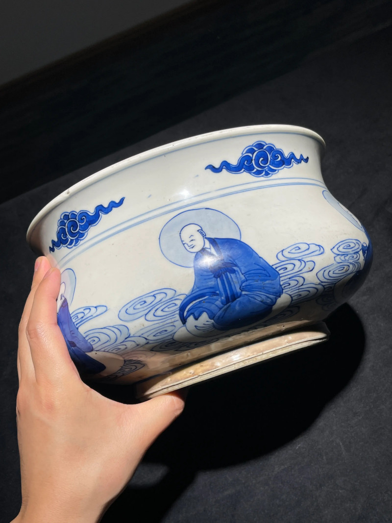清康熙 青花罗汉纹香炉 - 图2