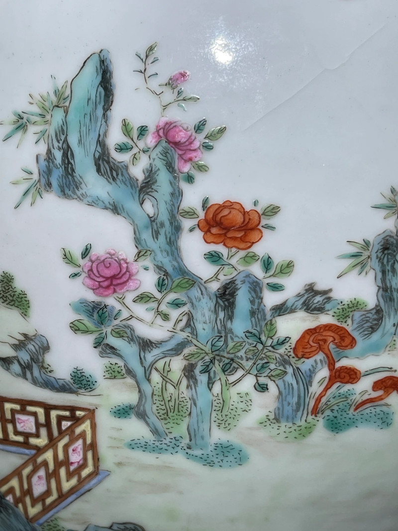 清嘉庆 粉彩婴戏纹瓶 - 图14