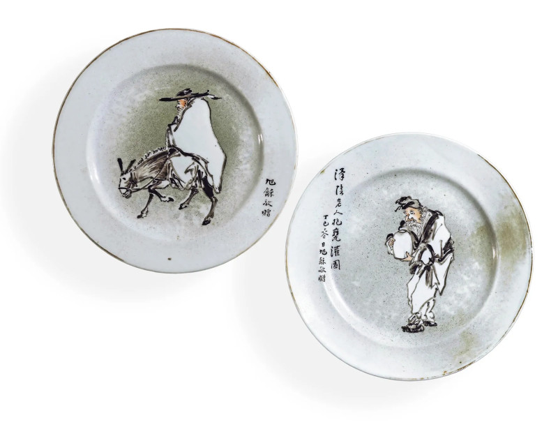 清代 黄慎风格墨彩踏雪寻梅图盘一对