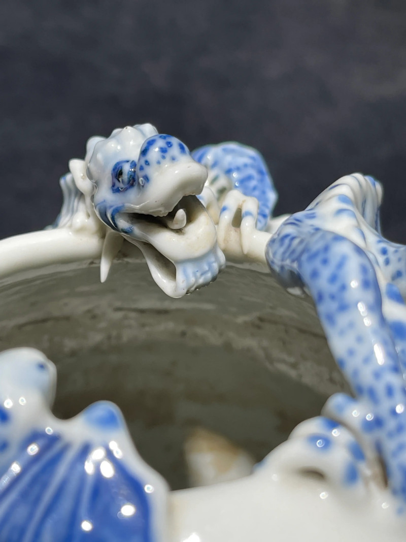 清晚期 青花团凤纹堆塑龙纹水盂 - 图7