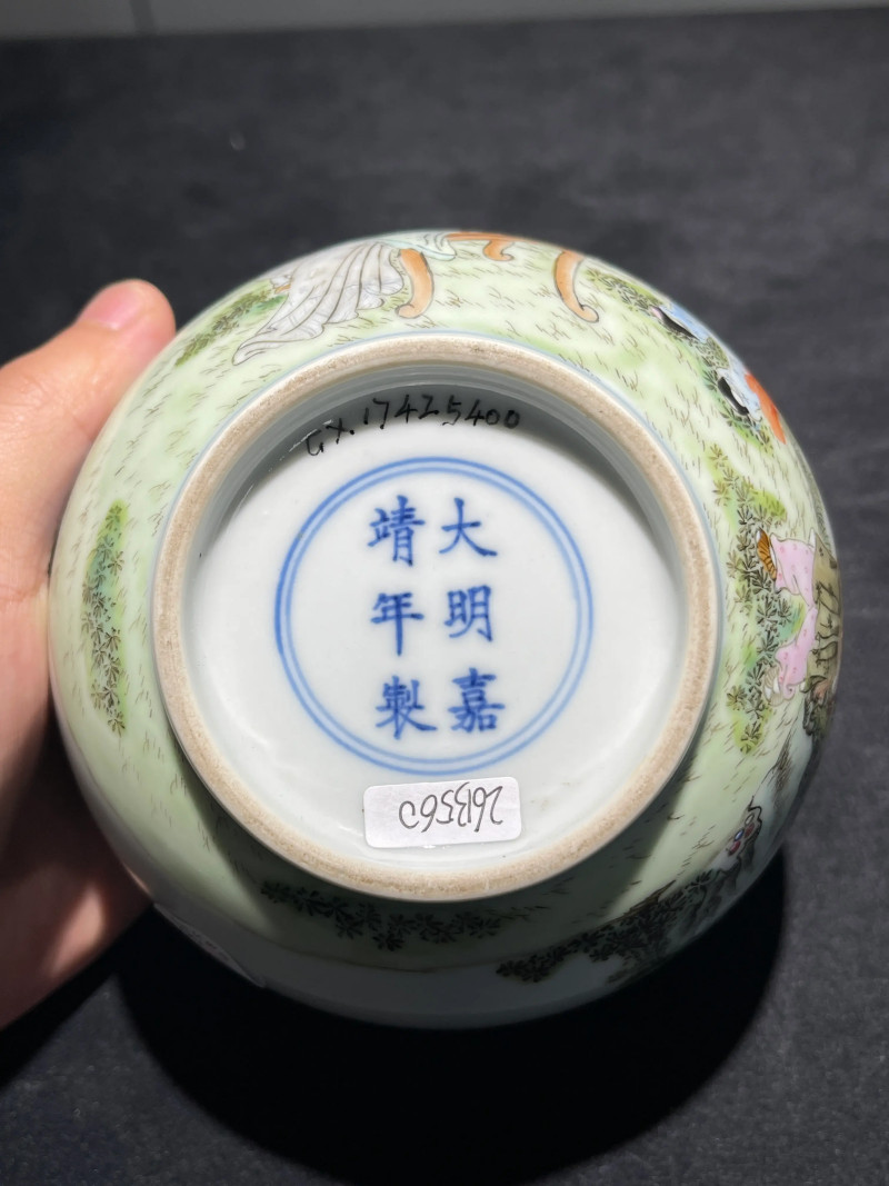 民国 粉彩人物纹盖罐 - 图10