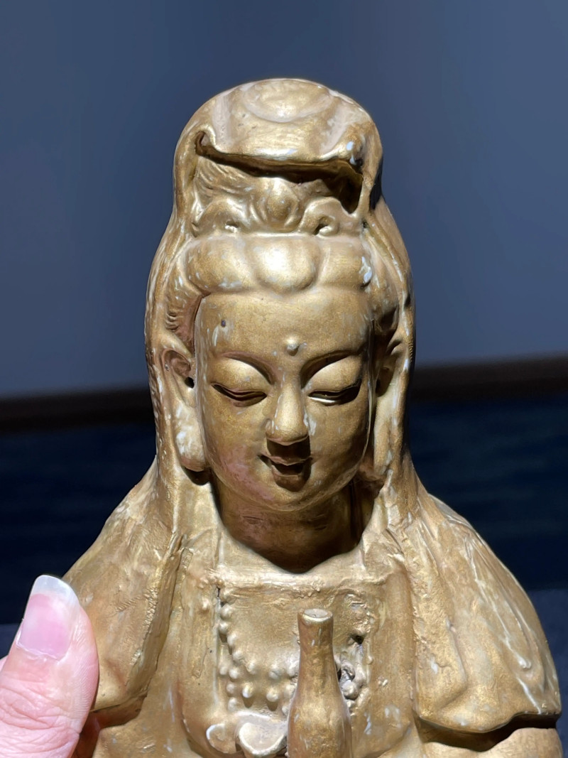 清乾隆 金彩观音瓷塑 - 图4