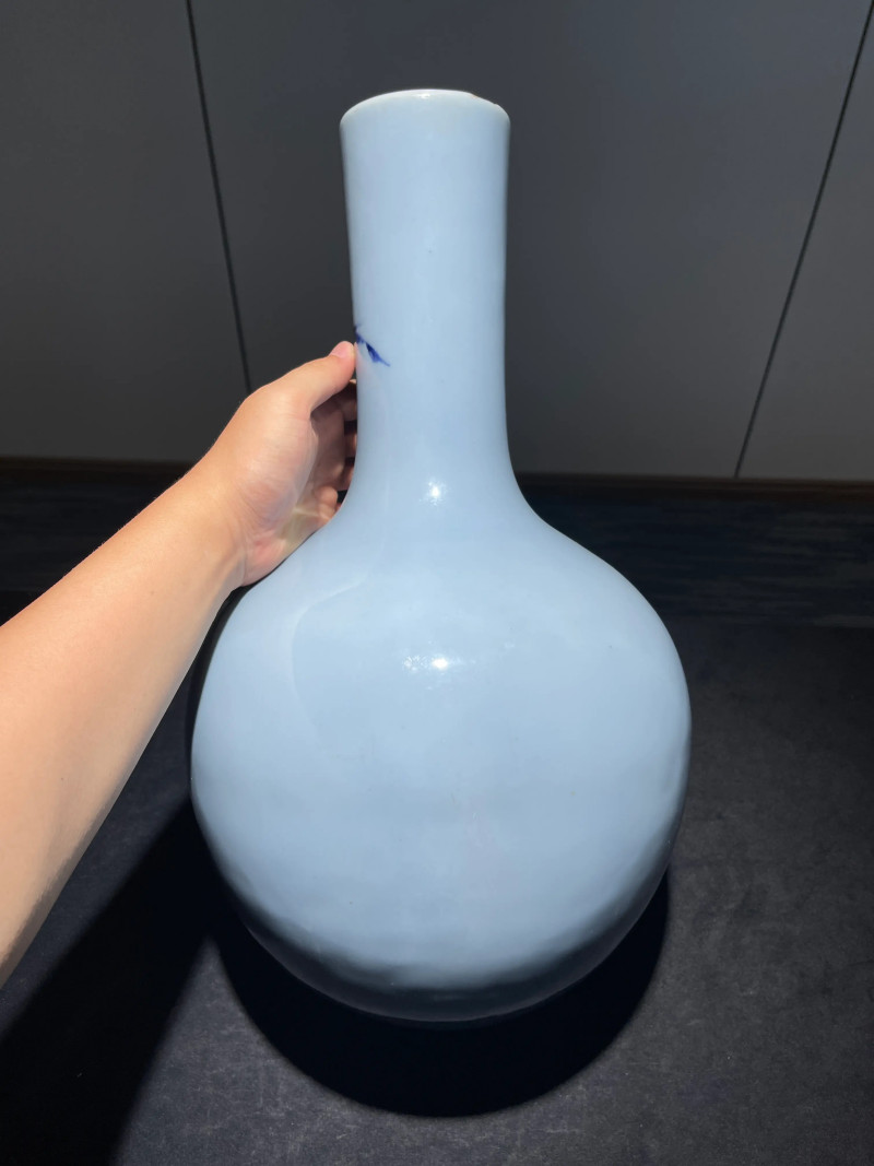 清乾隆 唐英风格天蓝地青花釉里红堆白双清图天球瓶 - 图3
