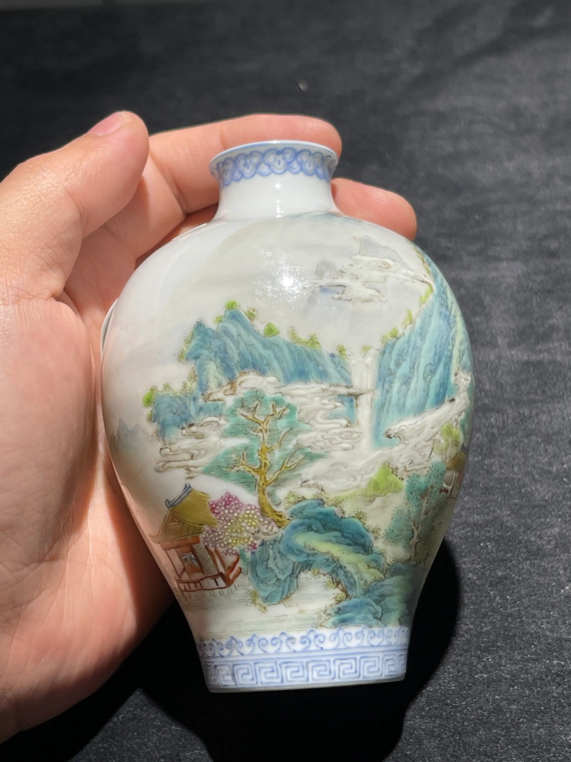 民国 粉彩山水纹梅瓶 - 图5
