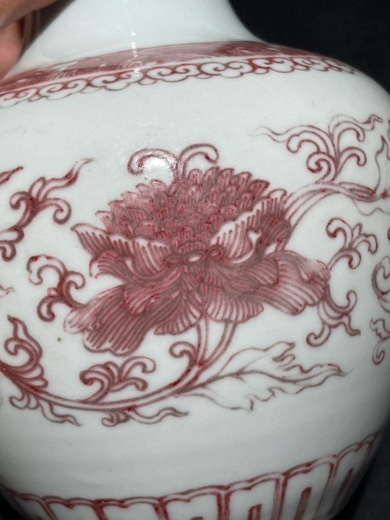 清中期 釉里红缠枝花卉纹石榴尊 - 图4