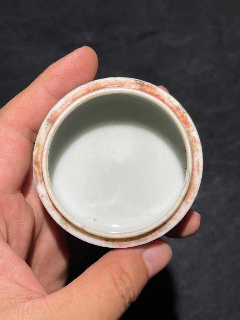 清中期 青花缠枝花卉纹印盒 - 图5