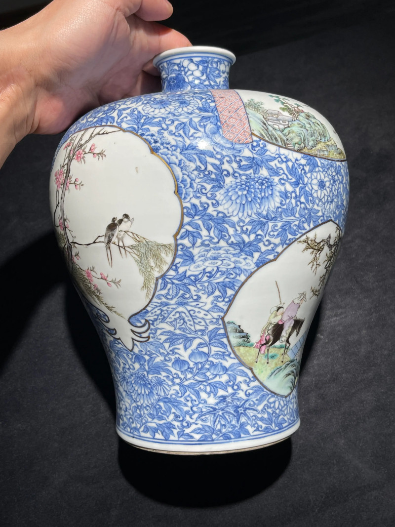 民国 青花花卉开光粉彩山水人物纹梅瓶 - 图3