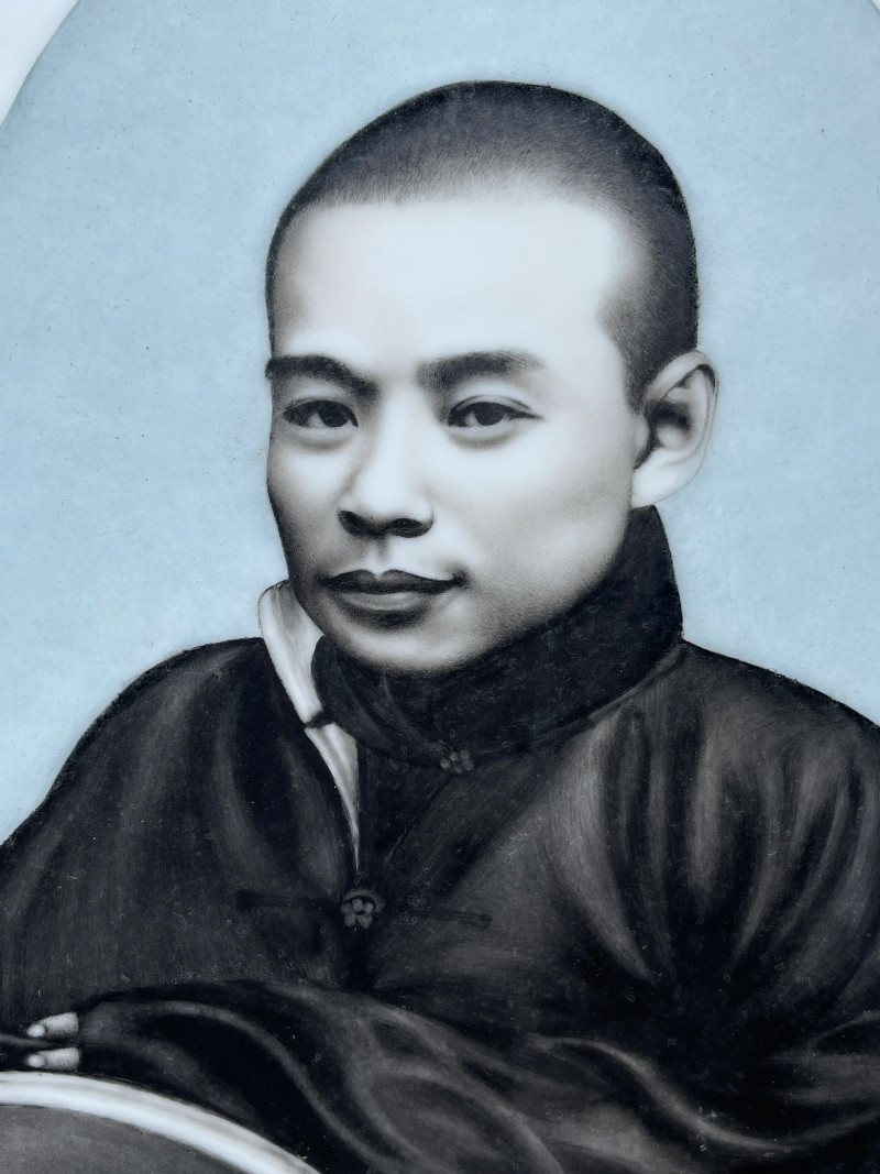 民国 邓碧珊画墨彩人物肖像纹瓷板 - 图3