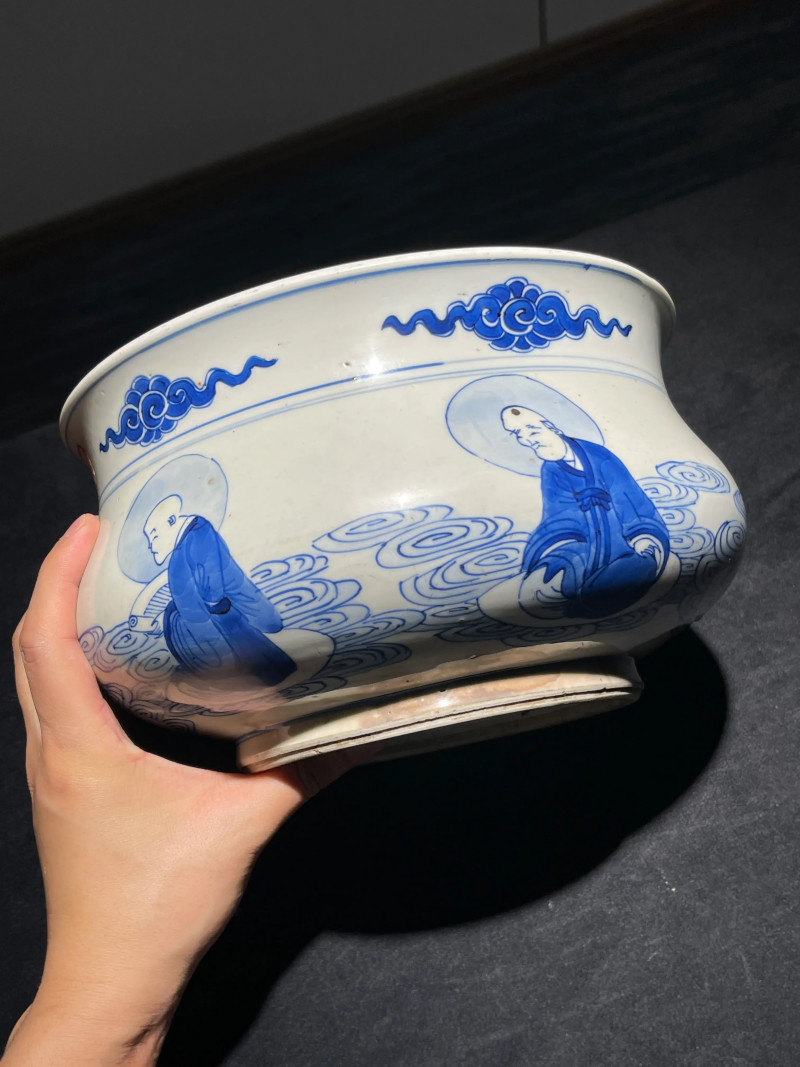 清康熙 青花罗汉纹香炉 - 图5