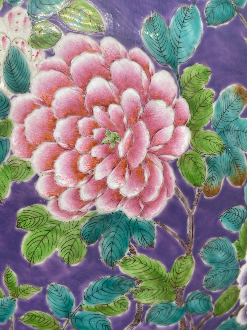 清晚期 大雅斋款紫地粉彩花卉纹缸 - 图9