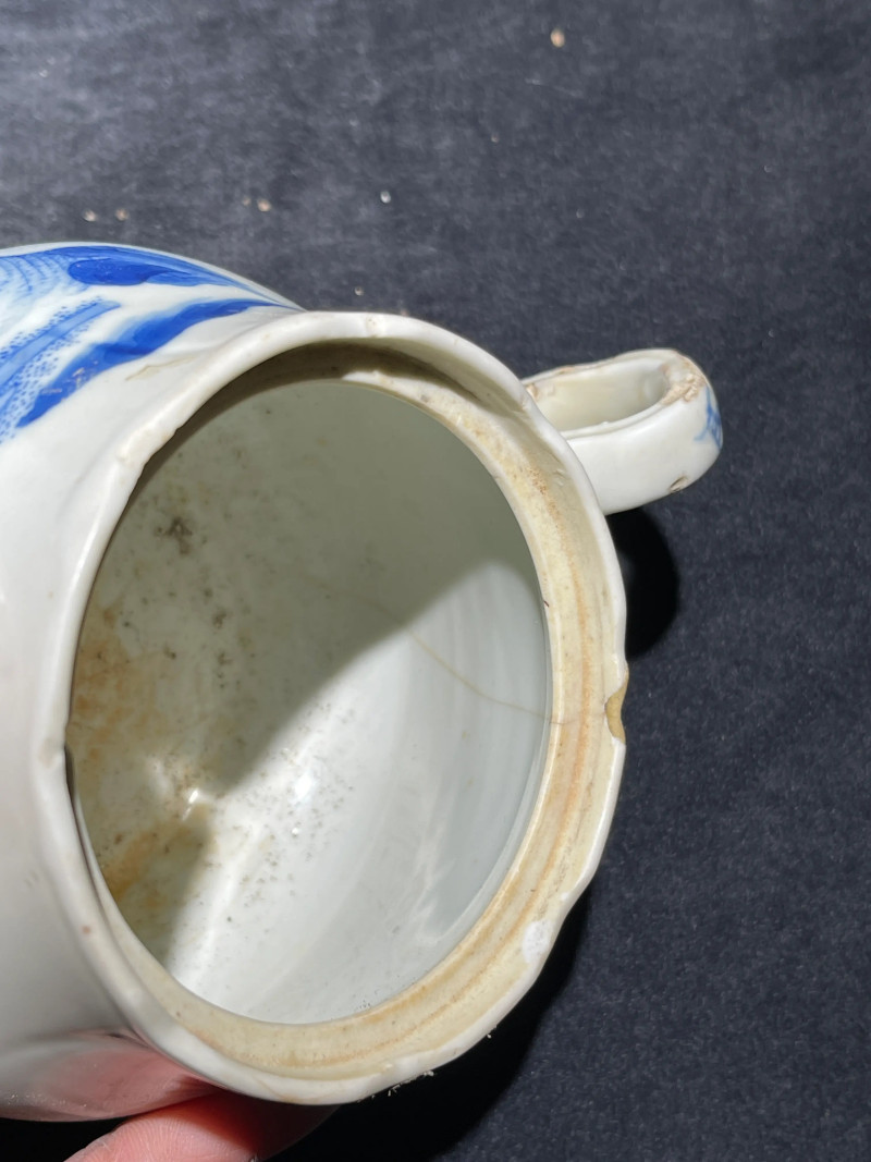 清宣统“江西瓷业公司”青花人物纹茶壶 - 图12
