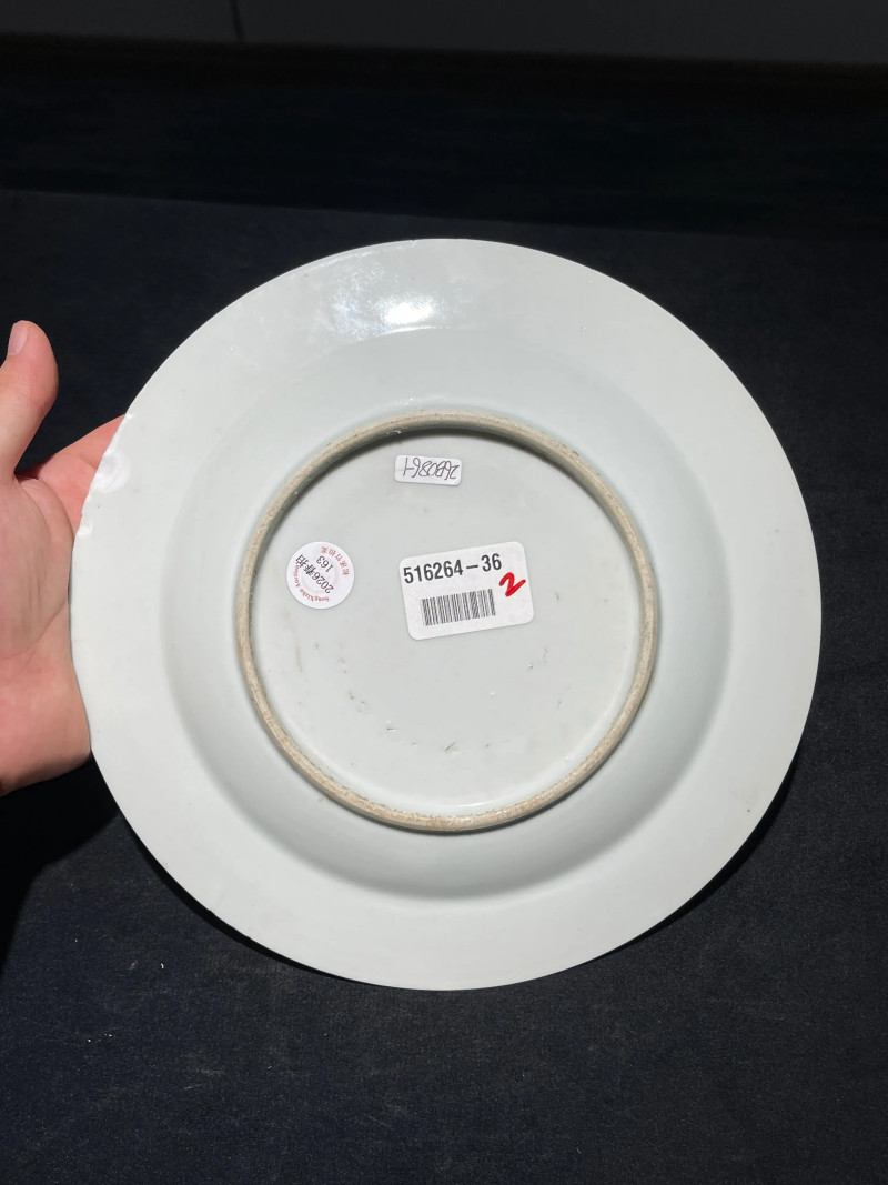 清代 黄慎风格墨彩踏雪寻梅图盘一对 - 图5