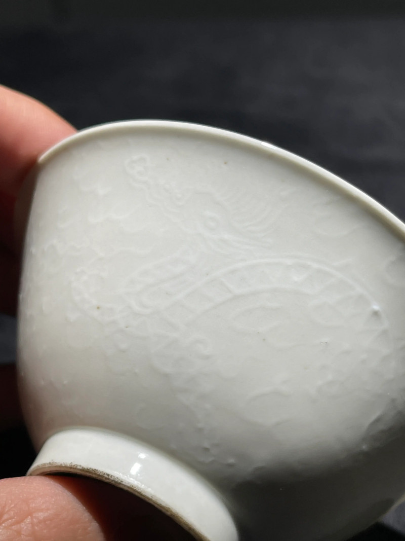 明代 白釉堆白龙纹杯 - 图10