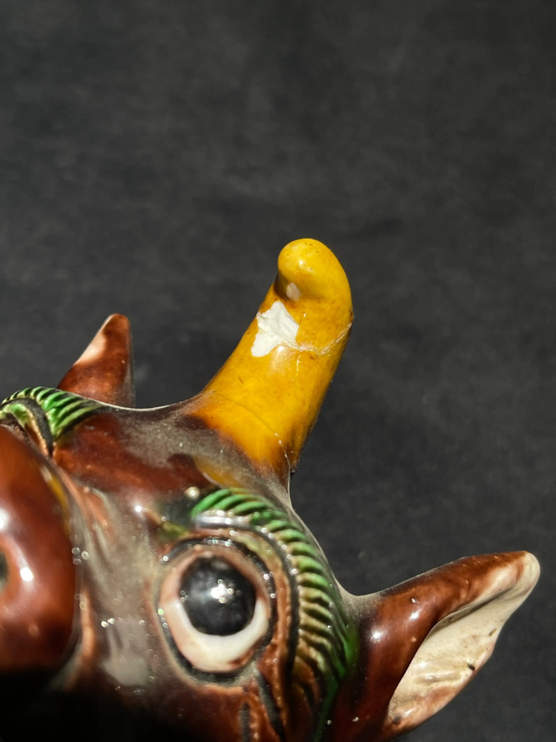 清中期 素三彩獬豸瓷塑一对 - 图19