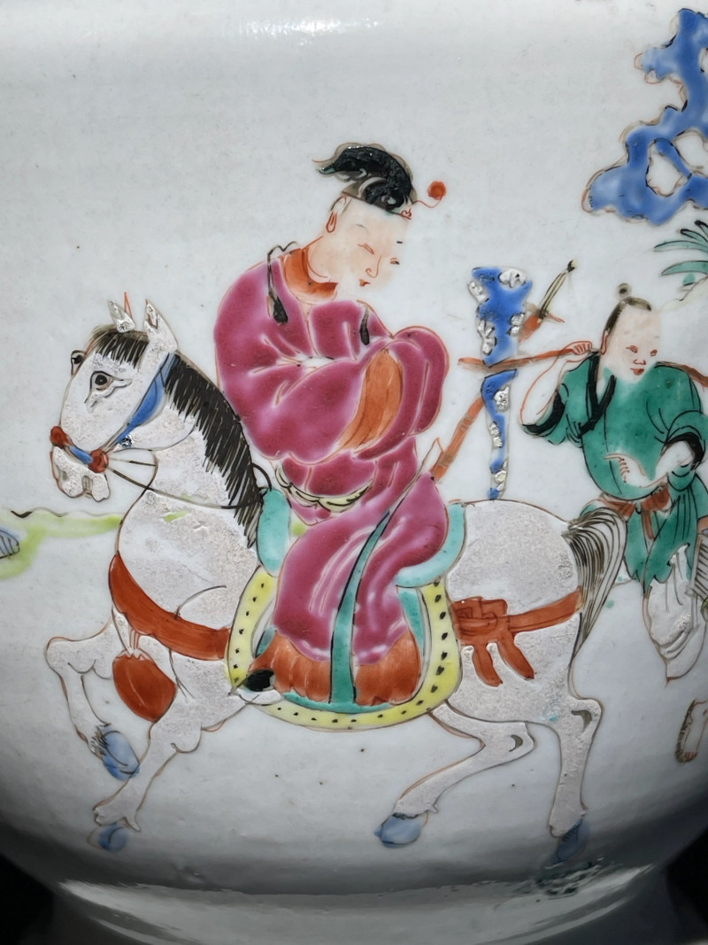 清雍正 粉彩西厢记纹盘口尊 - 图5