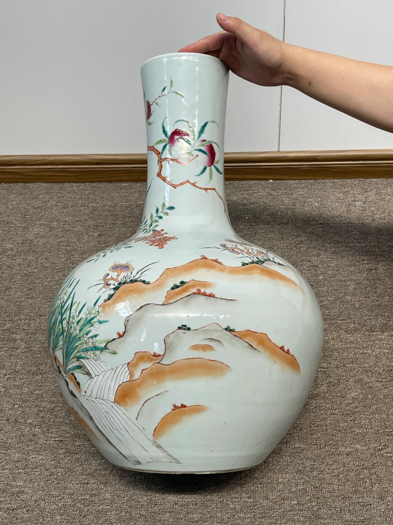 清光绪 粉彩灵仙祝寿纹天球瓶 - 图3