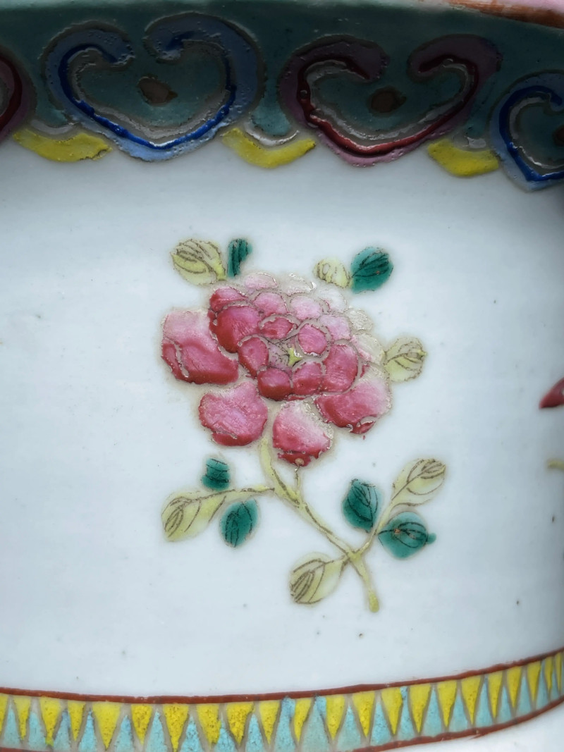 清晚期 粉彩花卉纹花觚一对 - 图6