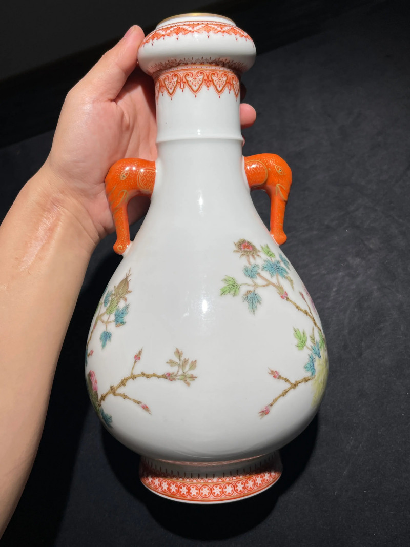 70年代 粉彩凤凰牡丹纹双耳蒜头瓶 - 图4