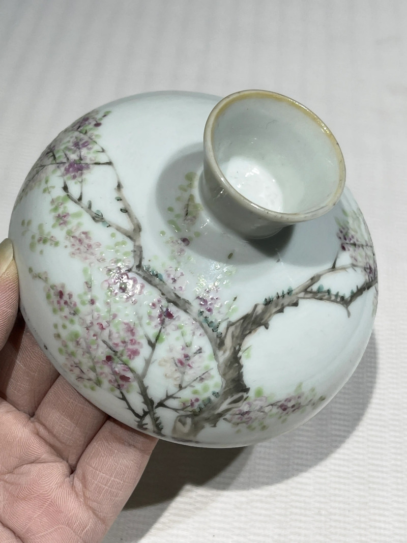 清晚期 浅绛彩盖、托一组八件 - 图3