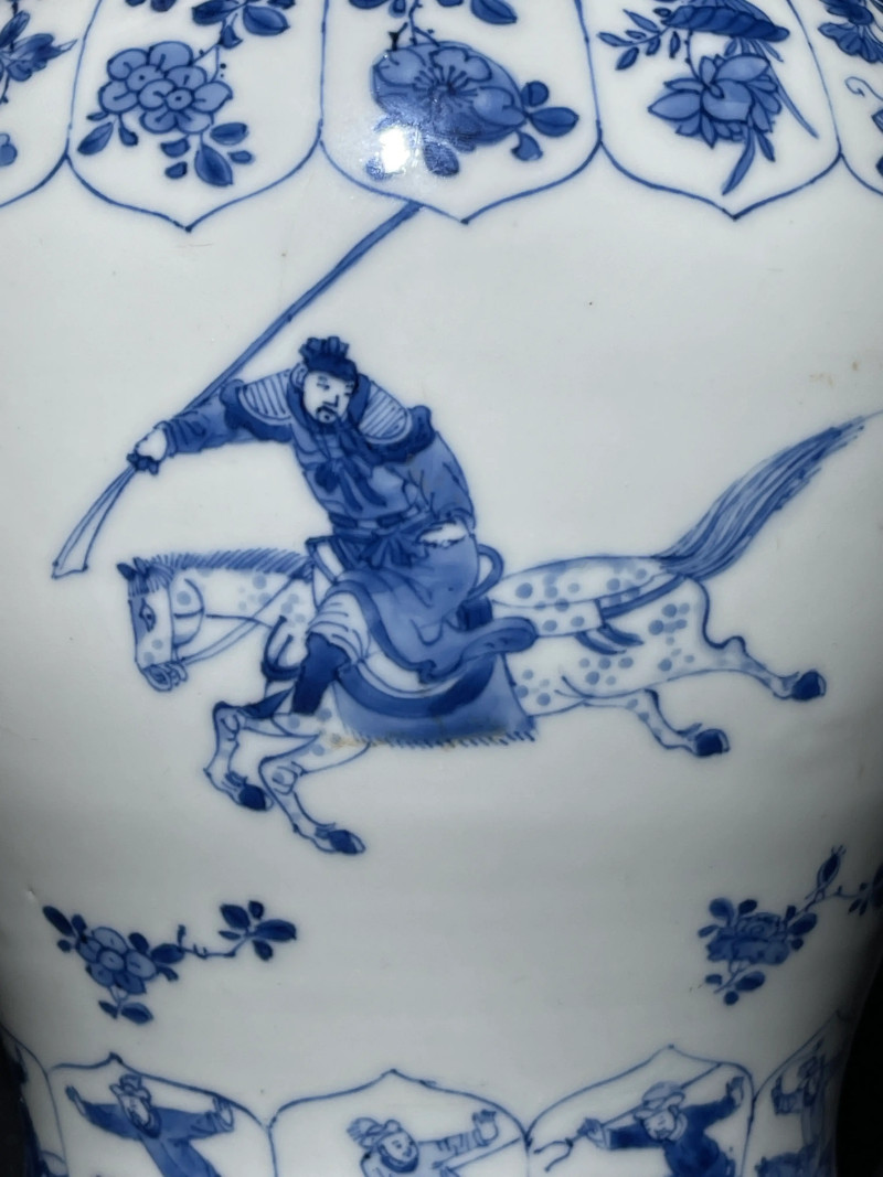清康熙 青花刀马人将军罐 - 图7