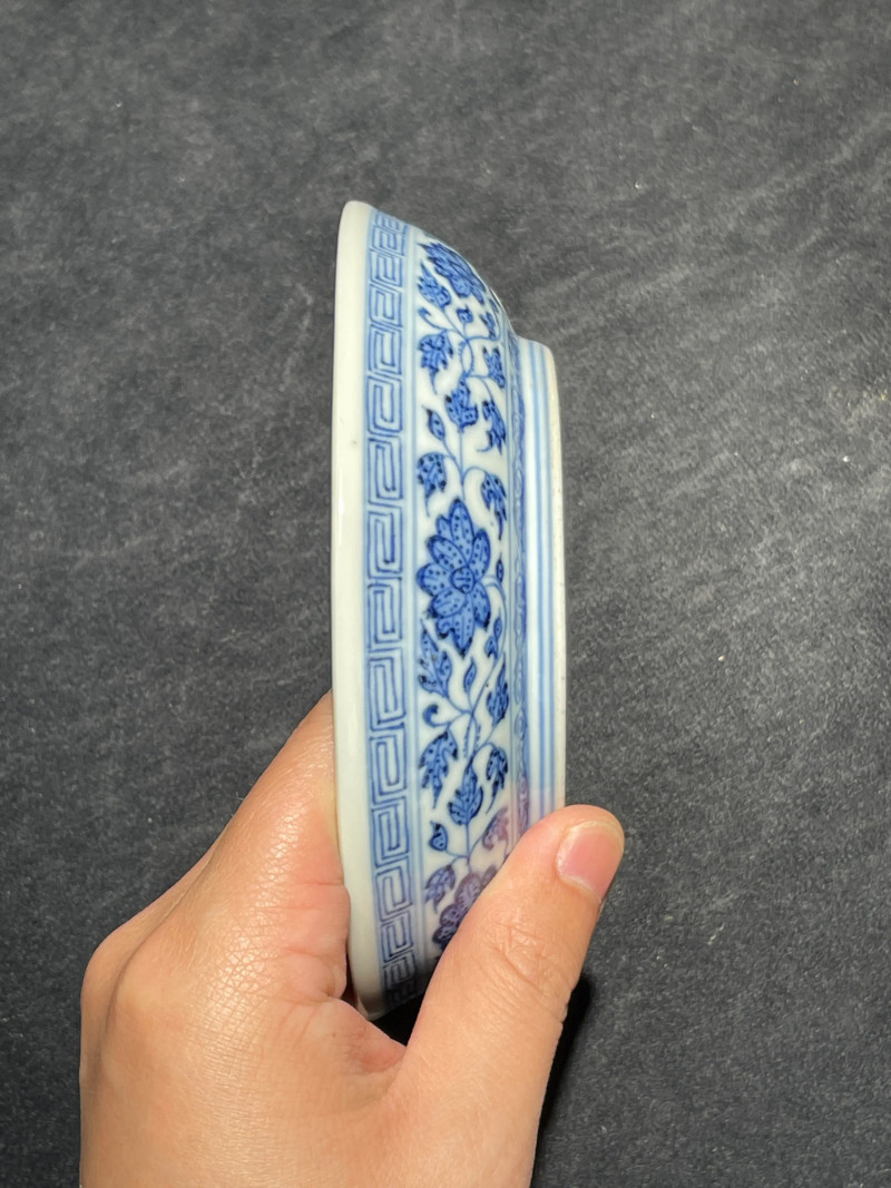 清道光 青花缠枝莲纹盘一对 - 图4
