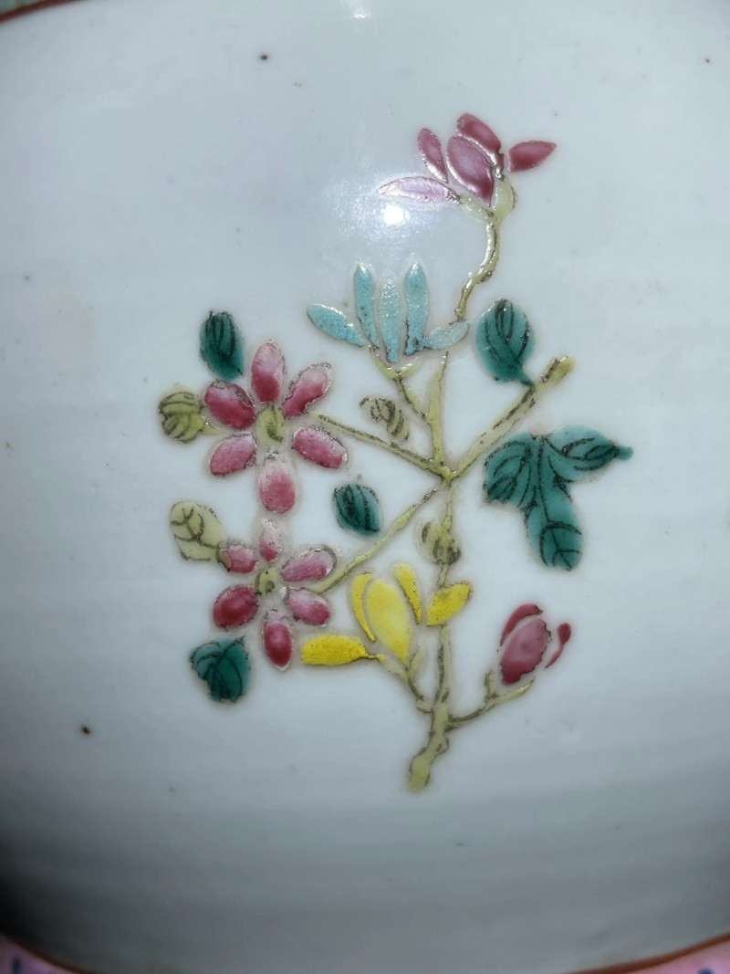 清晚期 粉彩花卉纹花觚一对 - 图7