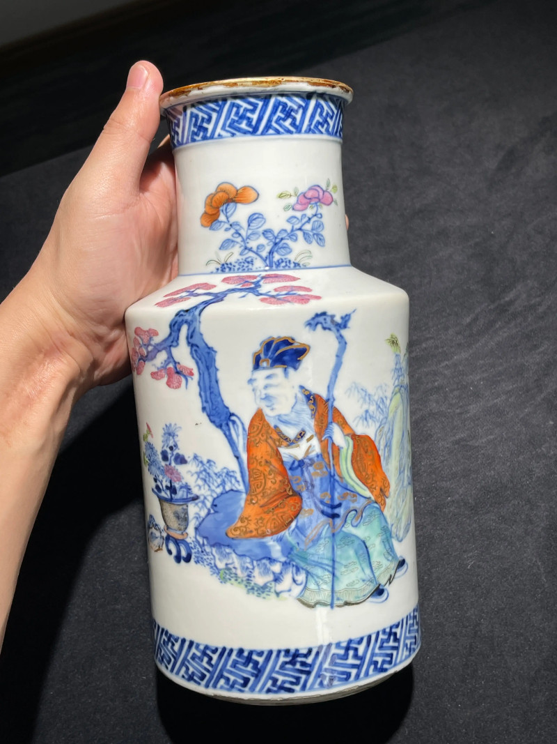 清中期 斗彩四爱图瓶一对 - 图17