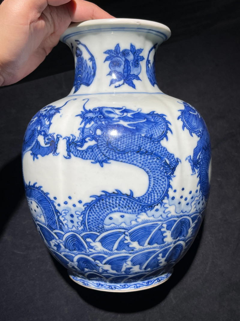 清晚期 青花海水龙纹石榴尊 - 图3