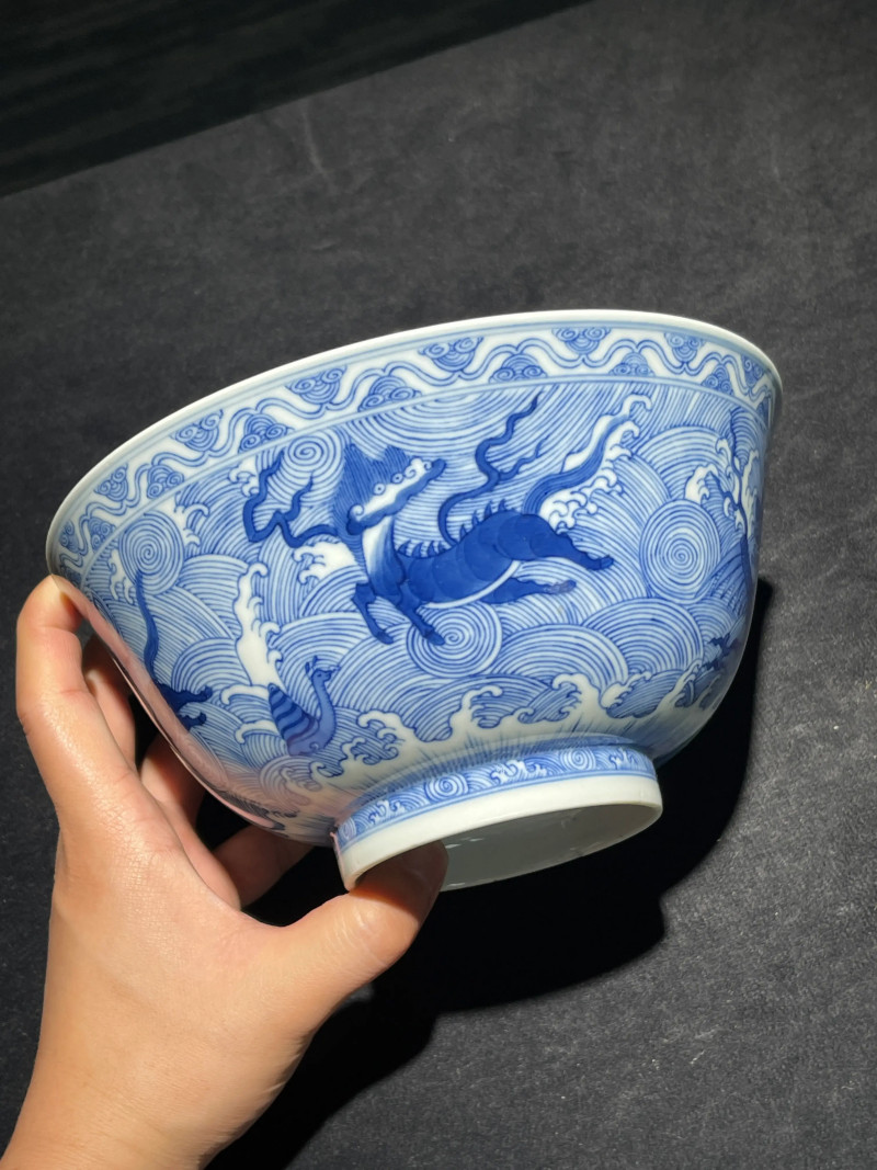 清道光 青花海八怪大碗一对 - 图17